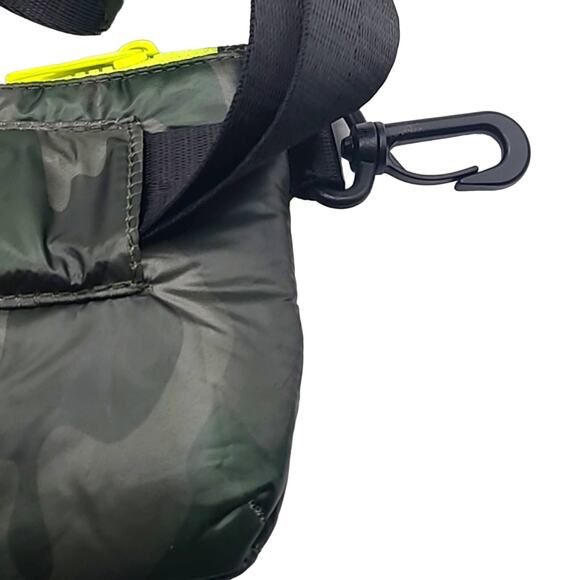 DSG Women's Camo Print Waist Pack with Neon Zippers – NWOT - Picture 5 of 5